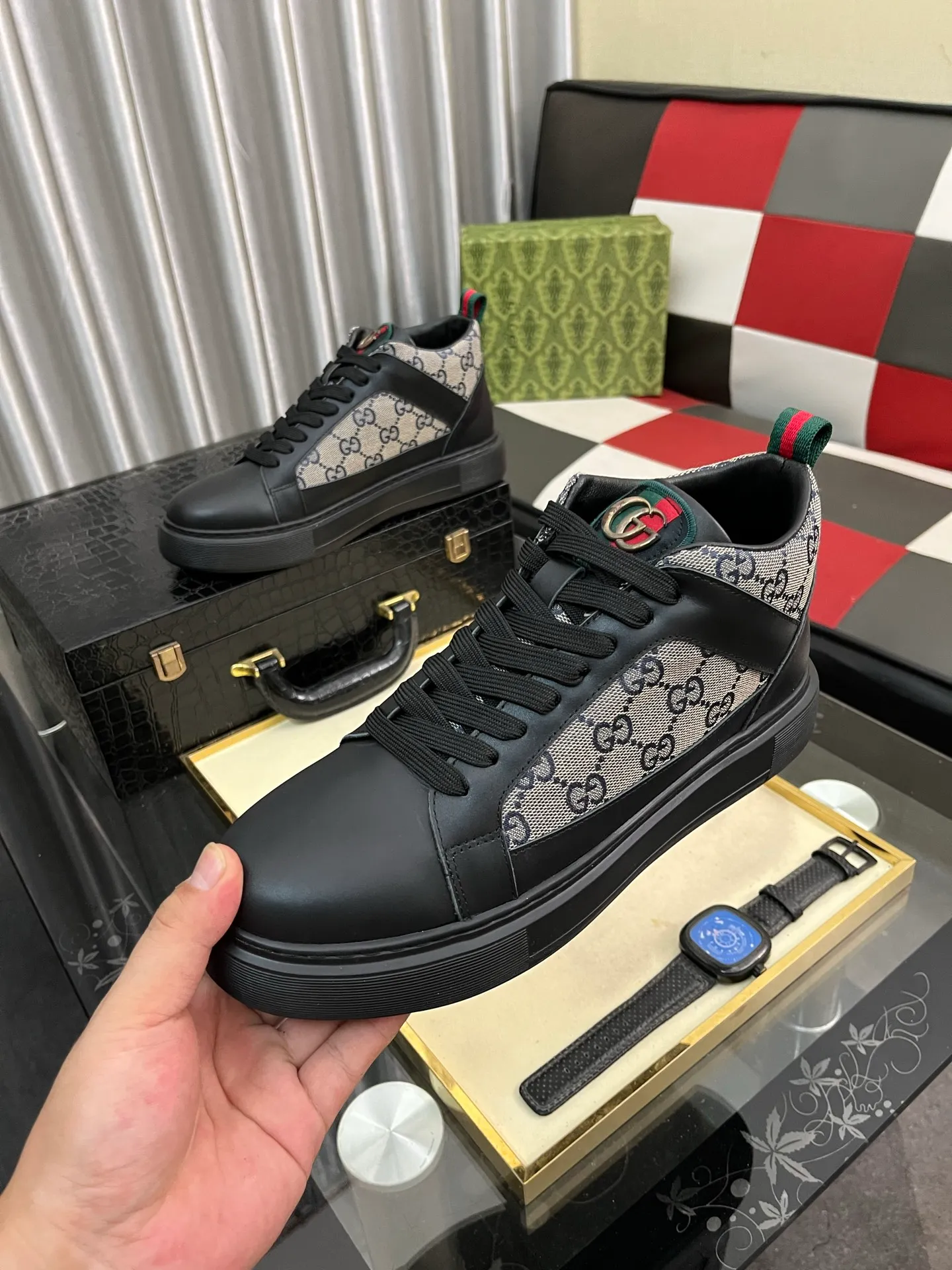 Men's shoes💰438⌚️⌚️[Gucci] Gucci's new men's genuine leather casual shoes, the highest version on the market, any comparison is welcome🆚! The original leather has excellent texture and is super high-end! Fetal sheep net lining imported from Italy, removable pad! Luxurious materials and fine workmanship, highly recommended! Code number: 38-444️⃣Colors available